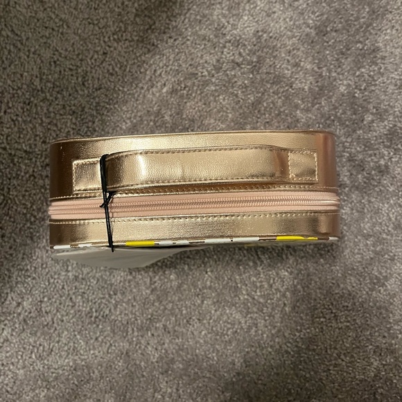 Marc Jacobs Perfume Case - Picture 2 of 3